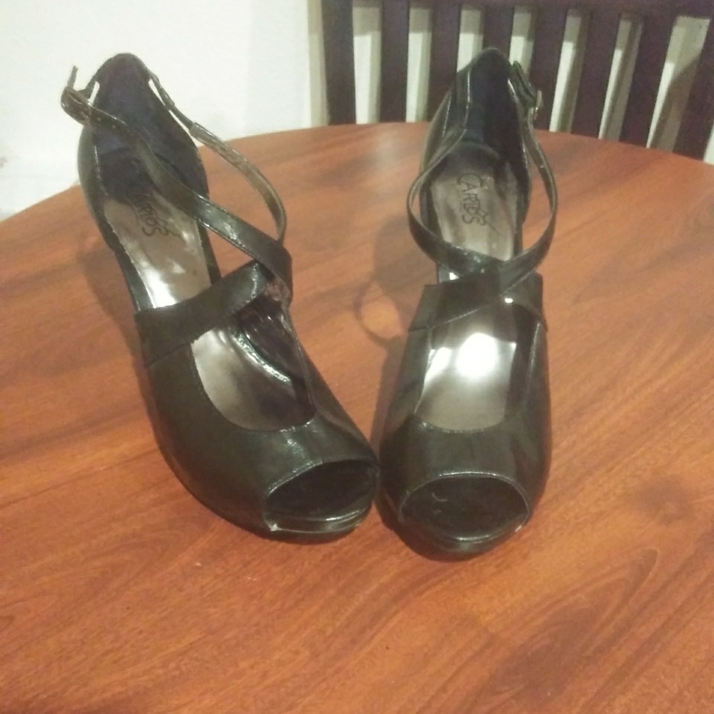 Carlos Santana patent leather heels